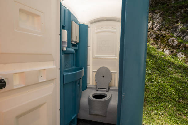 Best Portable Restroom Servicing (Cleaning and Restocking) in Braddock Hills, PA